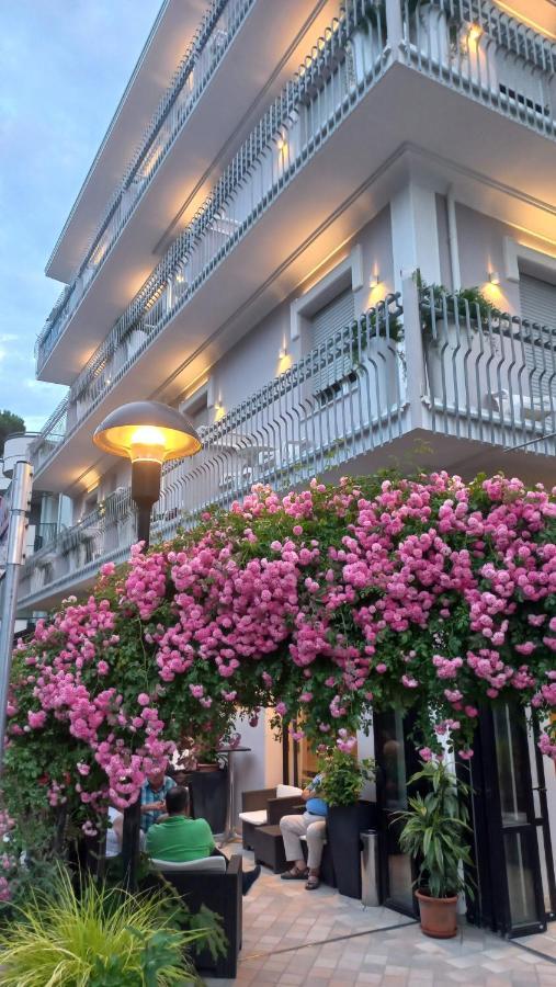 Albergo Vittoria Rimini Exterior foto