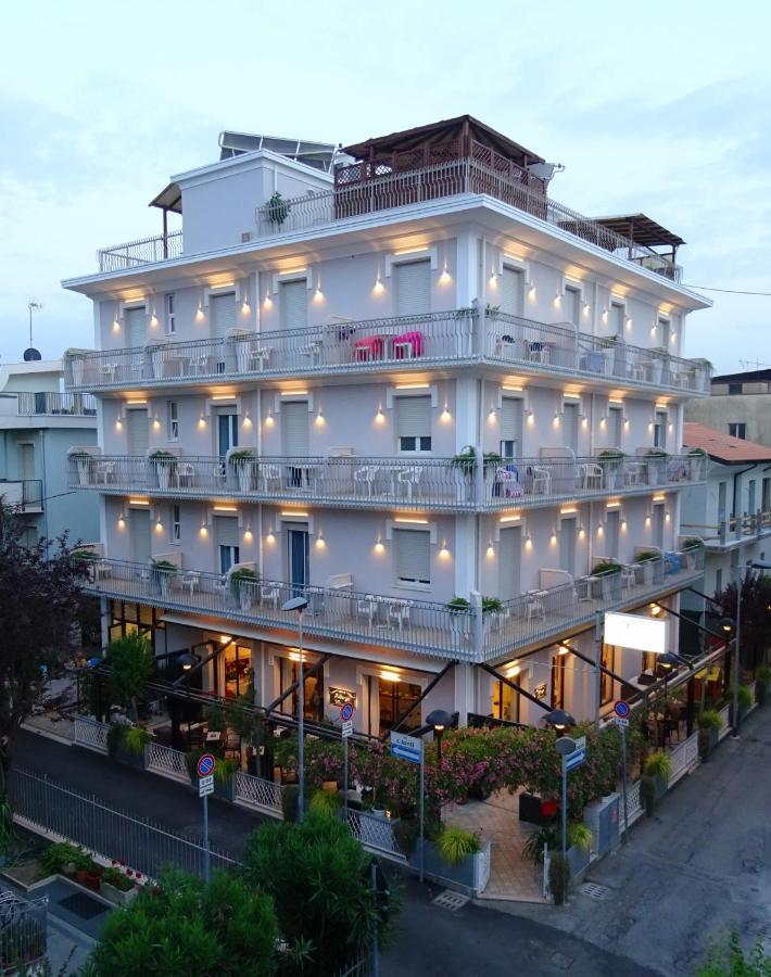 Albergo Vittoria Rimini Exterior foto